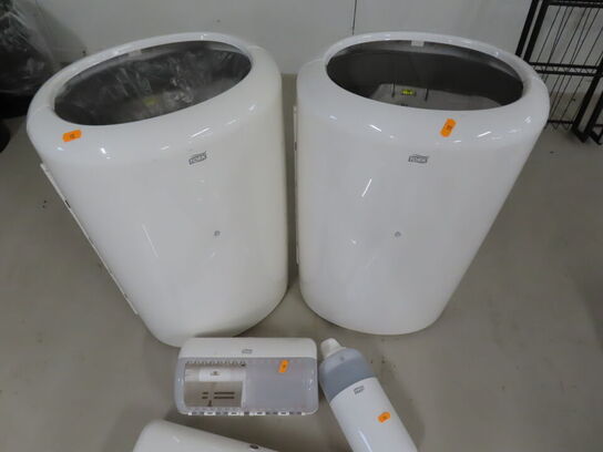 Blandede TORK varer til toilet.