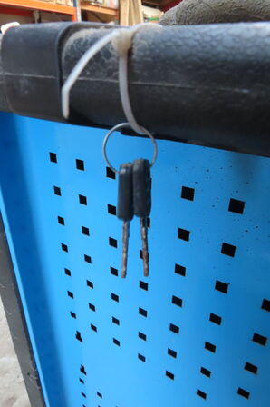 Værktøjsvogn med indhold