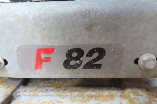 Pladevibrator og en vulkaniseringsplade SWEPAC F 82