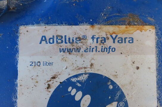 Diverse dunke med AdBlue, kølervæske mv.