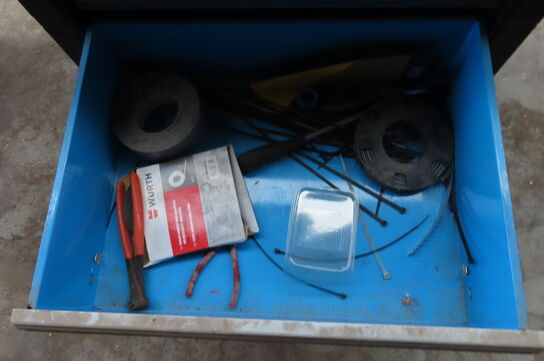 Værktøjsvogn med indhold