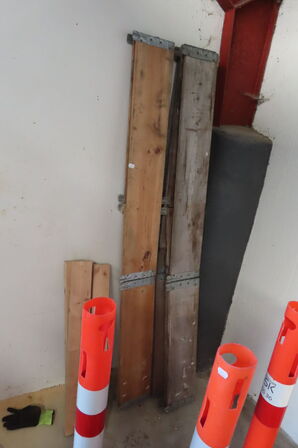 Diverse sikkerhedskegler, paller mv.