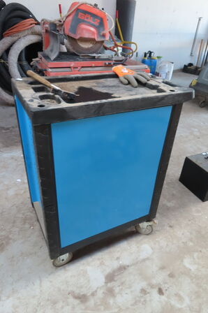 Værktøjsvogn med indhold