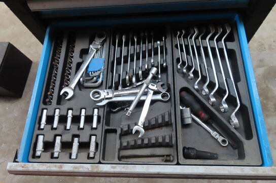 Værktøjsvogn med indhold