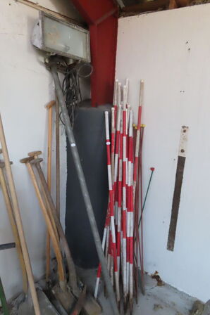 Diverse haveredskaber mv.