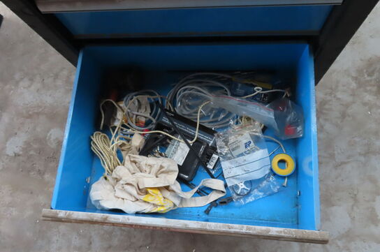 Værktøjsvogn med indhold