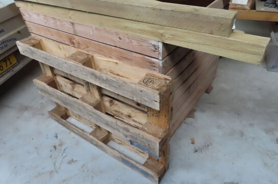 Diverse træ, dunke mv.