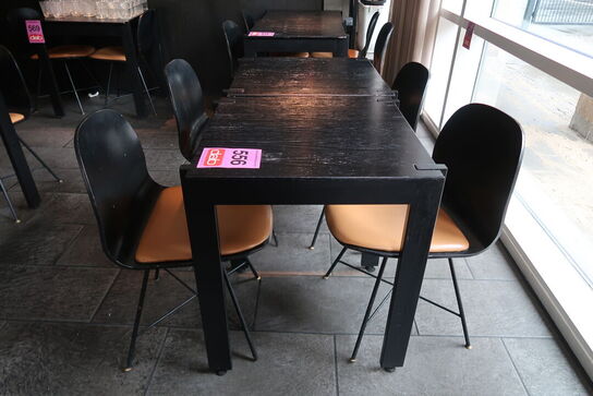 2 stk. Henning Larsen design borde med 4 stole