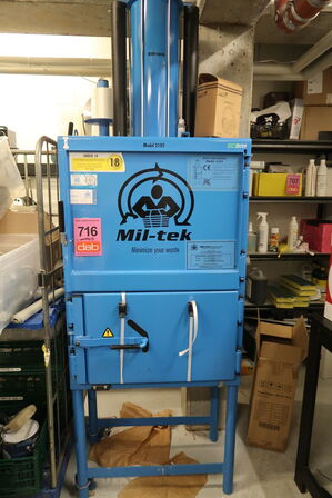 Mil-Tek 2102 Plast & Pappresser - inkl. kompressor