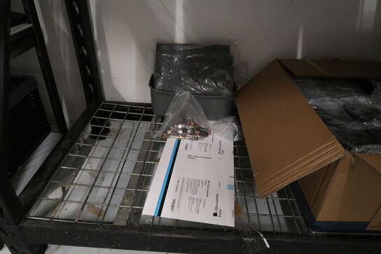 Stort parti emballage - tøm 2 hylder 