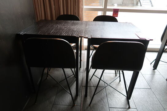 2 stk. Henning Larsen design borde med 4 stole