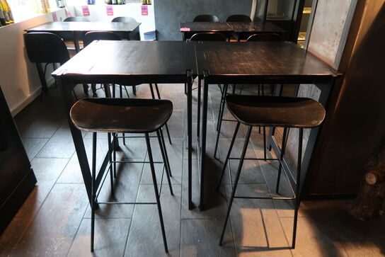 Henning Larsen design højborde med 4 barstole