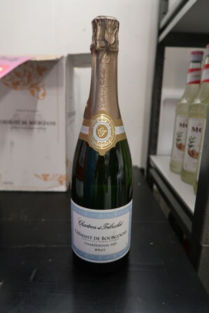 6 fl. Chartron et Trebuchet Cremant de Bourgogne Brut 