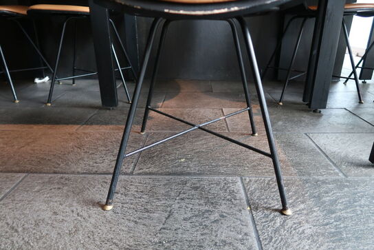 Henning Larsen design bord med 2 stole