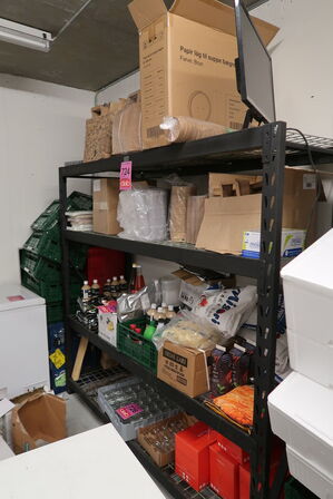 5 stk. Stålreol + barbord - UDEN INDHOLD