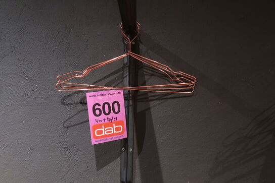 4 stk. Vinkelbeslag med stort parti bøjler 