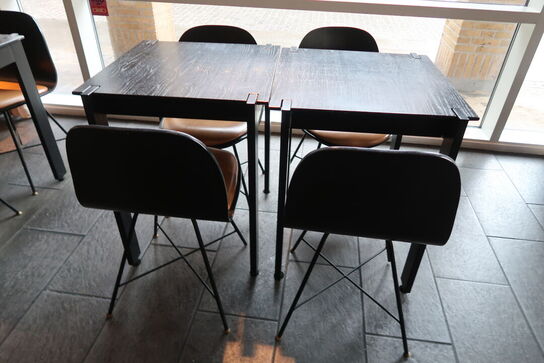 2 stk. Henning Larsen design borde med 4 stole