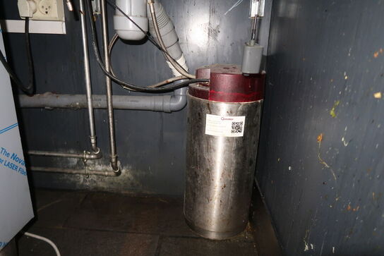 Quooker armatur i rustfrit stål med beholder