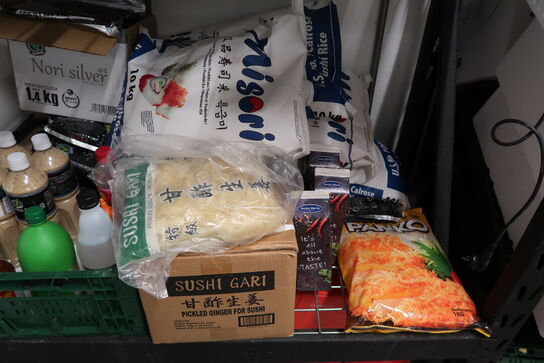 Stort parti madvarer - tøm hylde