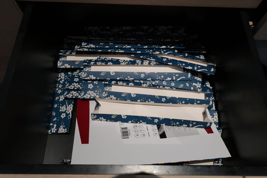 Disk med indhold i skuffer 