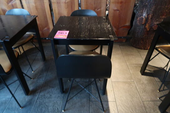 Henning Larsen design bord med 2 stole