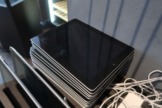 14 stk. Apple IPad 2 16 GB - inkl. oplader stand  