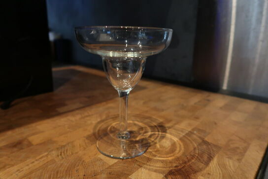 2 stk. Glasholder med 2 stk. Glas 