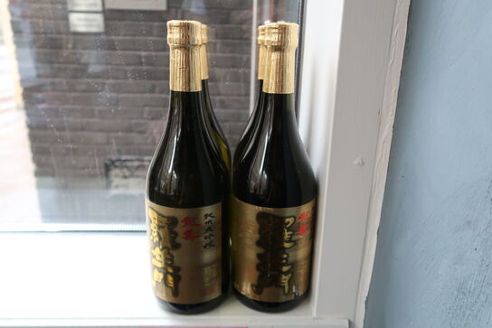 4 fl. Japanske drikke