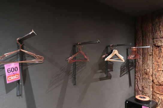 4 stk. Vinkelbeslag med stort parti bøjler 