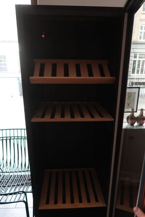 Vinkøleskab, Vestfrost FZ 420 W - H, black Edition