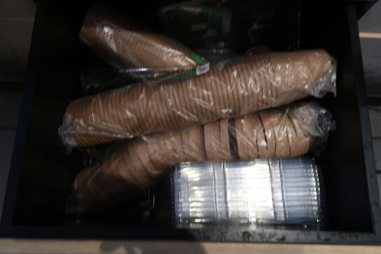 Disk med indhold i skuffer 