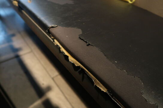 3 stk. Henning Larsen design borde med 4 stole & 1 bænk