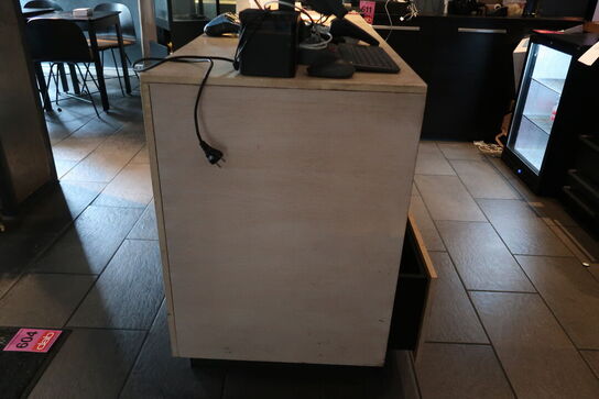 Disk med indhold i skuffer 