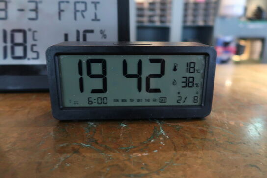 Techno Line WS8015 ur 