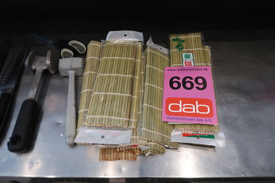 Diverse køkkenredskaber 