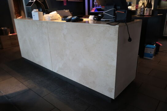 Disk med indhold i skuffer 