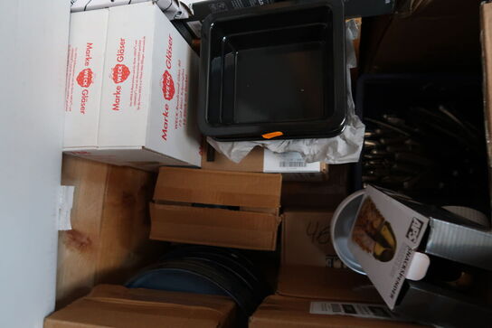 Palle med div. Køkkenservice, bestik ETERNUM, tallerkner, fade m.m.