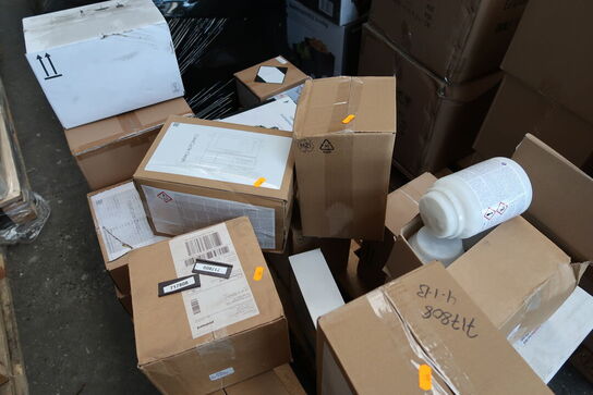 Palle med div. Rengøringsmidler m.m. UNOX, MERRYCHEF m.fl.