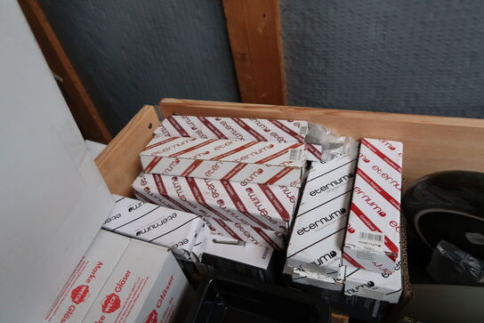 Palle med div. Køkkenservice, bestik ETERNUM, tallerkner, fade m.m.