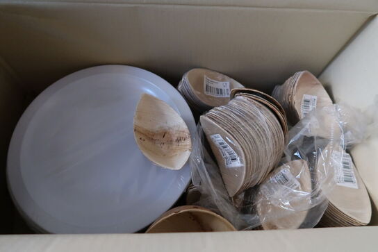 Palle med condibøtter og låg