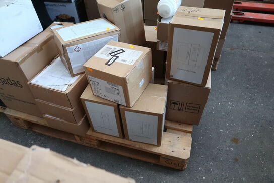 Palle med div. Rengøringsmidler m.m. UNOX, MERRYCHEF m.fl.