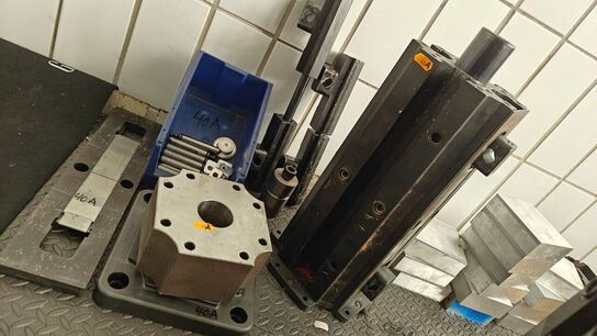 Chick workholding 1040-41 quiklok palletsation