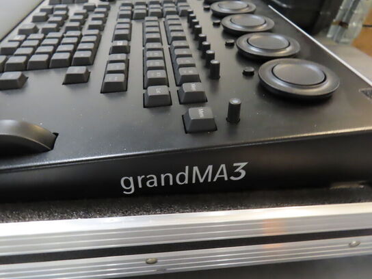 Lyspult - MA LIGHTNING - GrandMA3 On PC Command Wing i Flightcase