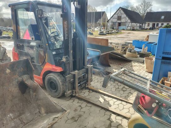 Truck  TOYOTA 02-7FDF18 