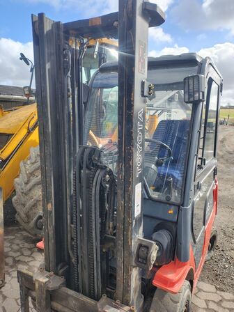 Truck  TOYOTA 02-7FDF18 