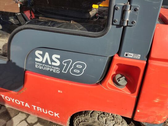 Truck  TOYOTA 02-7FDF18 