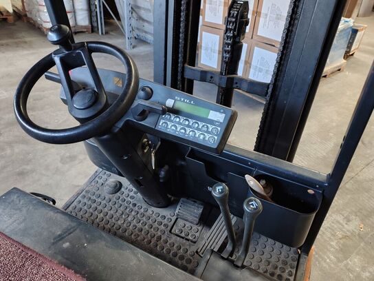 Truck  STILL R 20-16