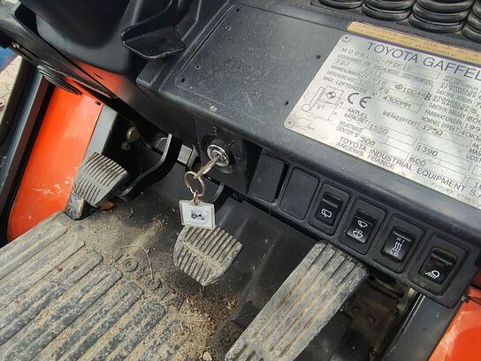 Truck  TOYOTA 02-7FDF18 