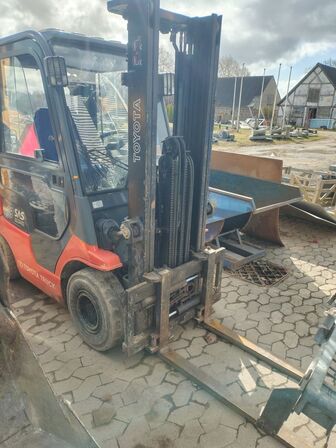 Truck  TOYOTA 02-7FDF18 