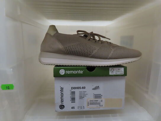 Sko - REMONTE - Str. 45